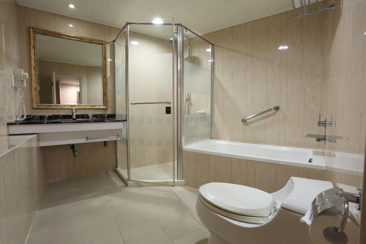 Monalisa Hotel 台南 エクステリア 写真
